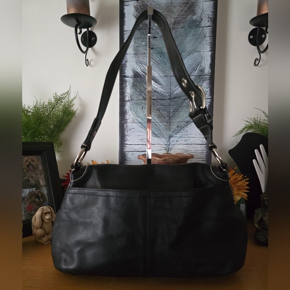 Coach Soho Y2K Black Leather Pleated Shoulder Bag. EUC - Picture 3 of 15